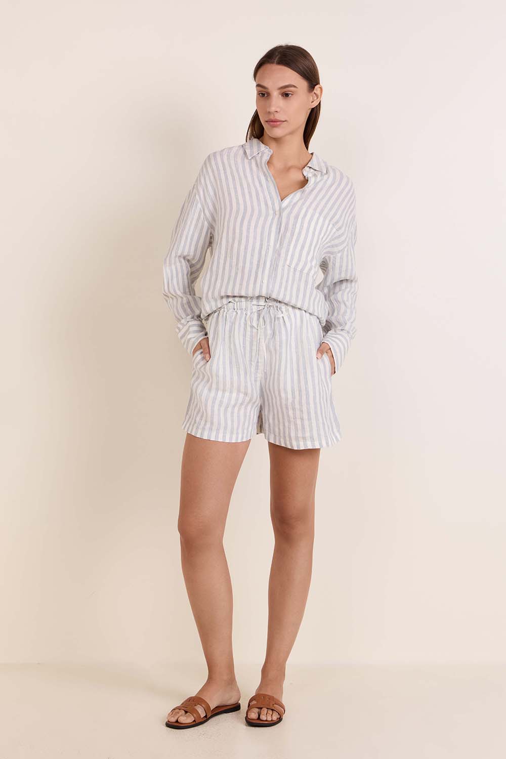 מכנסיים קצרים מפשתן